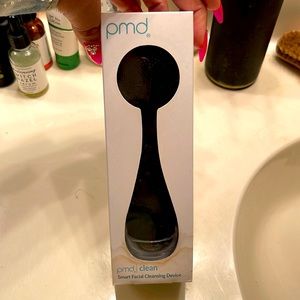 PMD Clean Facial Cleansing Device